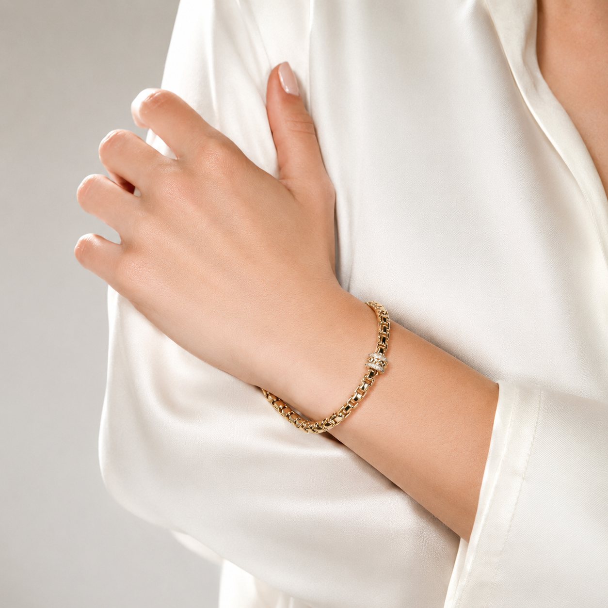 24 kt. Bonded Stainless Steel Bracelet with LG Diamond Accented Rondelle – 8.25 Inches