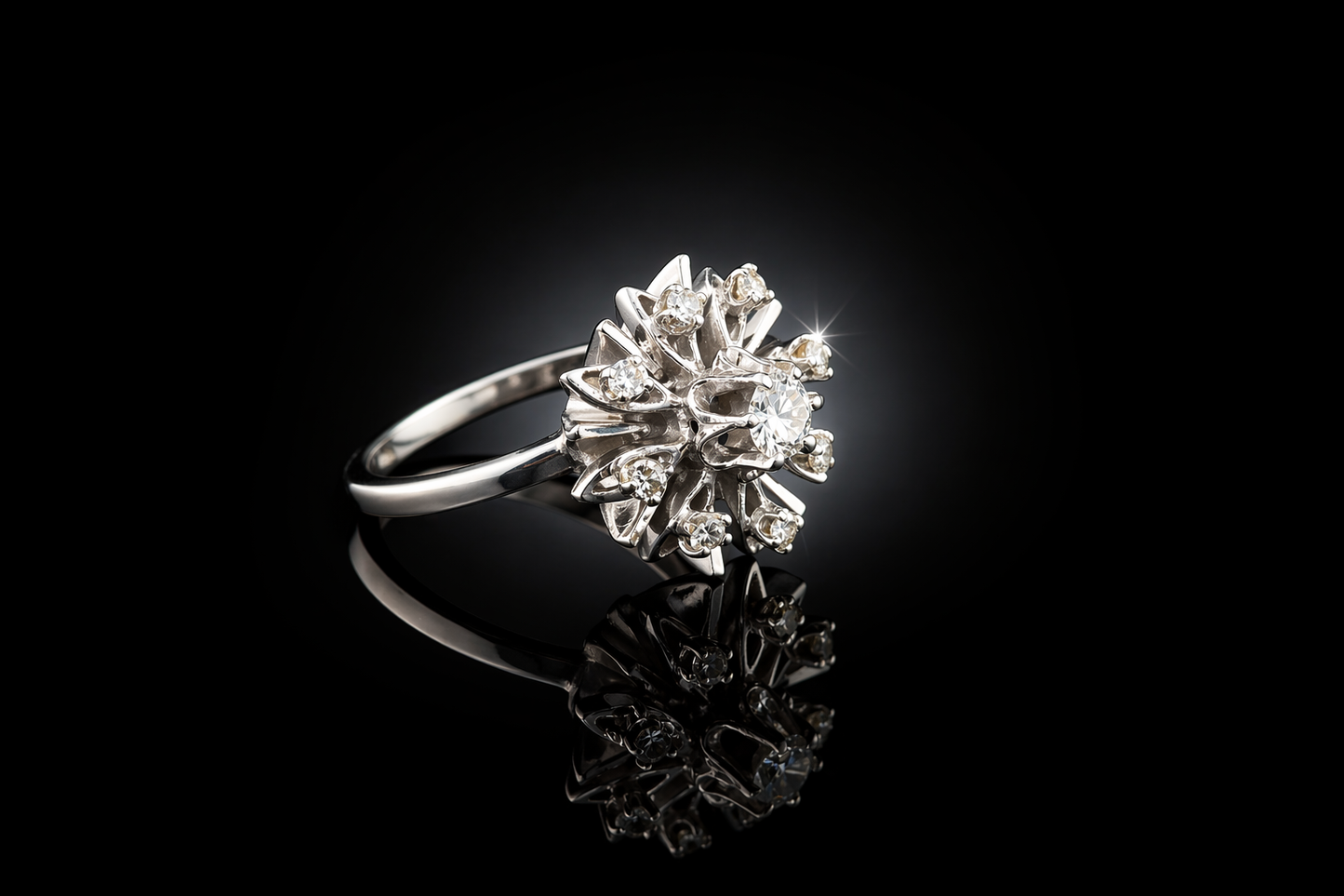 14K White Gold Vintage Diamond Starburst Cluster Ring